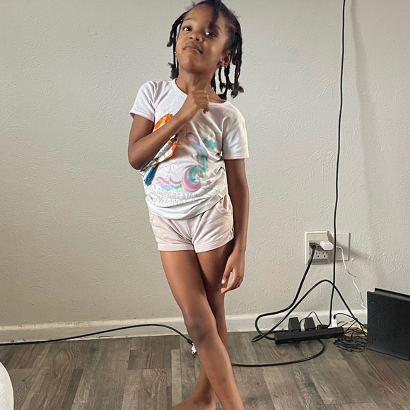 🥰Meet your Posher, Jacky🥰 - Picture 3 of 7